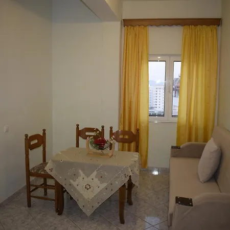 Isabela Apartment *