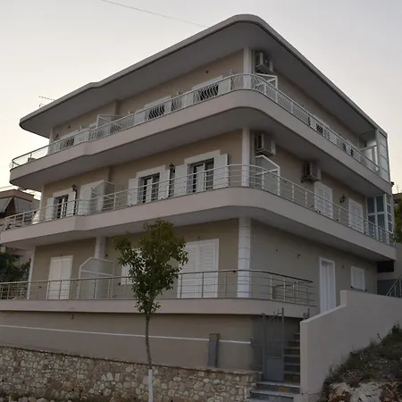 Isabela Apartment *